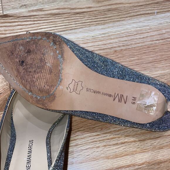 Neiman Marcus embellished shiny holographic pumps size 6 - Picture 5 of 6